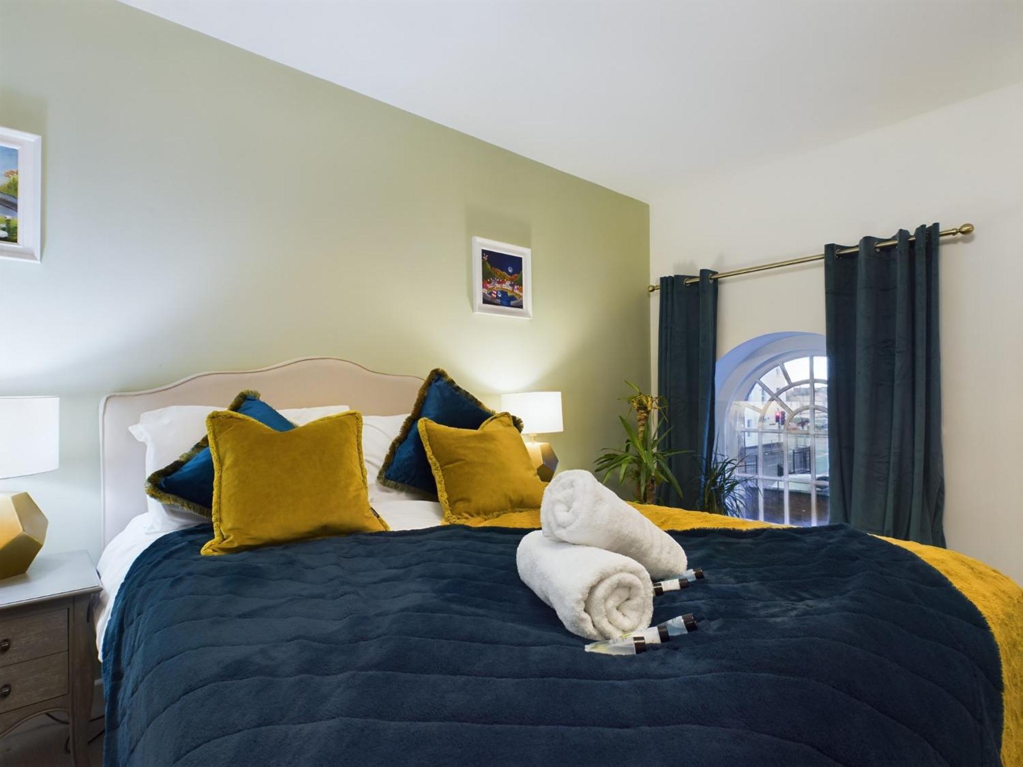 Modern Duplex Central Free Parking Wi-Fi Apartman Cheltenham Kültér fotó